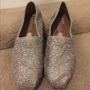 BRAND NEW WOMENS GLITTER TOMS SLIP ONS